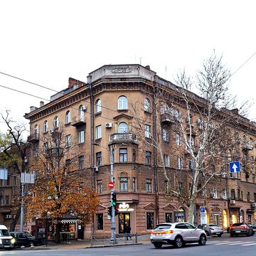Святослава Караванського вул. (Жуковського), 17