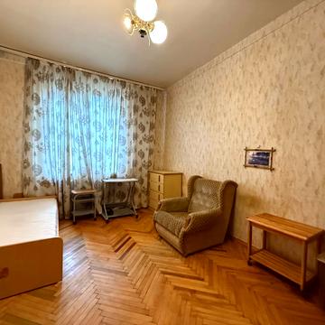 Івана Світличного вул. (Петровського), 2
