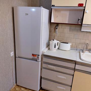 Євгена Чикаленка вул., 66