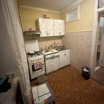 Ростислава Братуня вул., 3