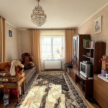 Володимира Великого вул., 98