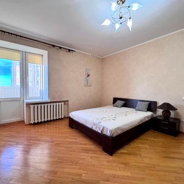 Волинська вул., 10