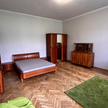 Юліана Дороша вул., 9