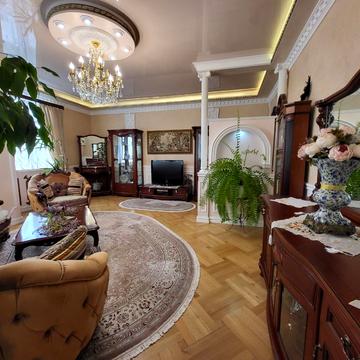 Аркадійське плато вул. (Гагаринське плато), 5б