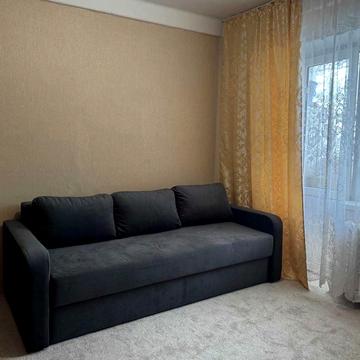 Богатирська вул., 8