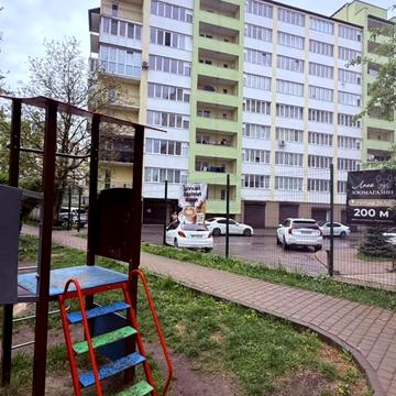 Рєпіна вул., 38