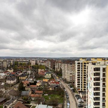 Володимира Івасюка вул., 82