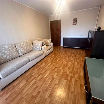 Печерський узвіз, 8