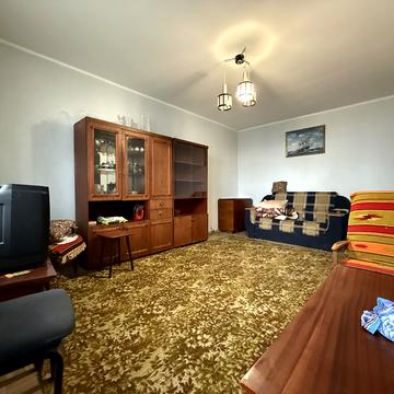 Героїв просп., 1