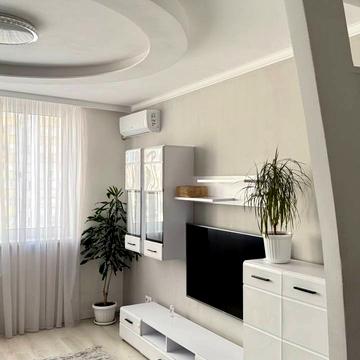 Олени Пчілки вул., 8