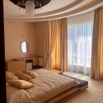 Василя Тютюнника вул. (Анрі Барбюса), 37/1