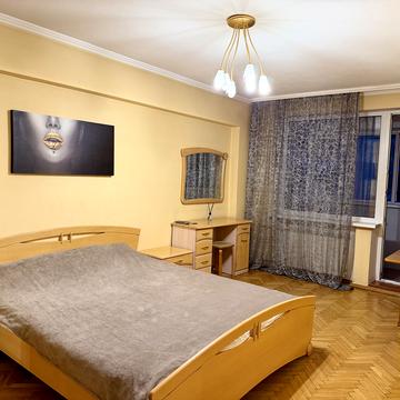 Велика Васильківська вул. (Червоноармійська), 124-А