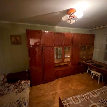 Європейського Союзу просп. (Правди), 64-Б