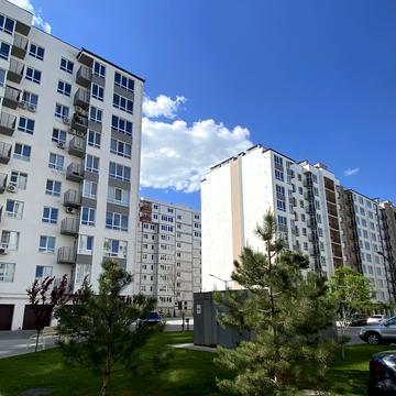 Співдружності вул., 8