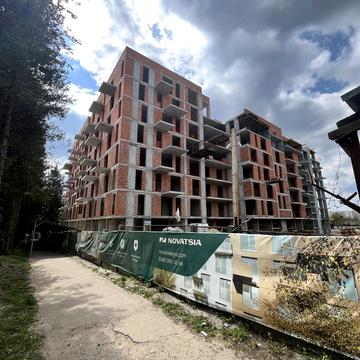 Тролейбусна вул., (Будинок)