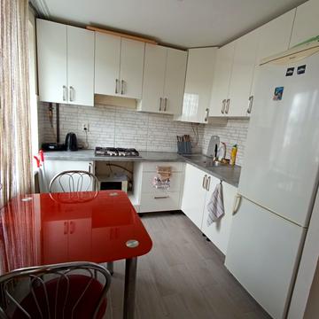 Володимира Кубійовича вул., 12