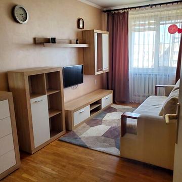 Івана Миколайчука вул., 14