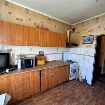 Богдана Хмельницького вул., 141