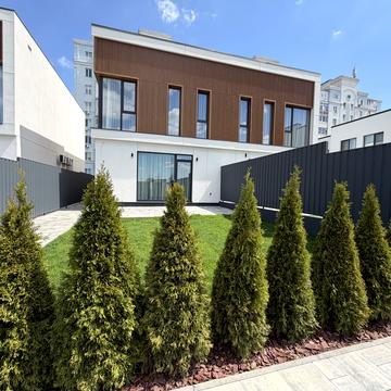 Макарівська вул., 27