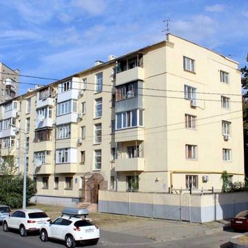 Космічна вул., 24
