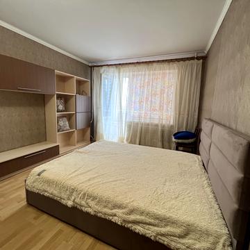 Семенівська вул., 8