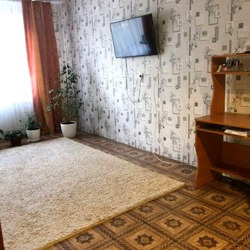 Михайла Лушпи просп. (Космонавтів), 49