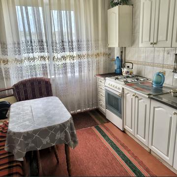 Червоної Калини просп. (Володимира Маяковського), 32