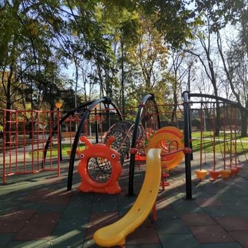 Академіка Корольова вул., 21