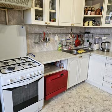 Волинська вул., 16
