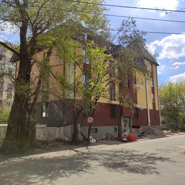 Яслинська вул., 3