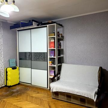 Верховинна вул., 18