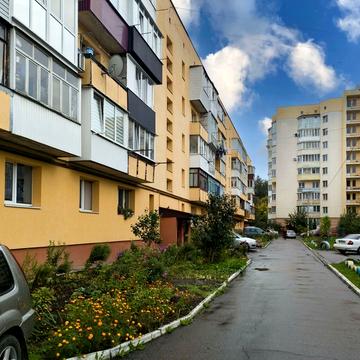 Степана Бандери вул., 62а