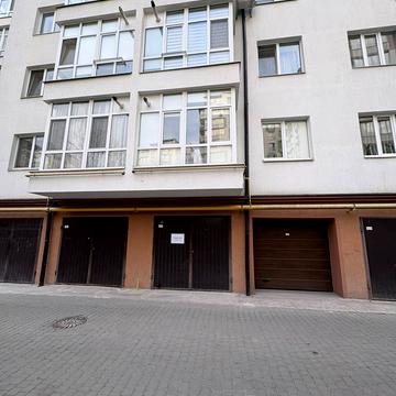 Національної Гвардії вул., 14