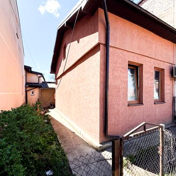 Героїв Маріуполя вул., 31
