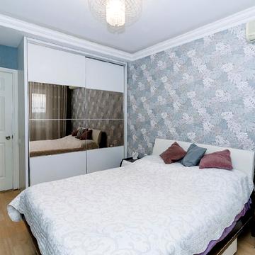 Академіка Корольова просп., 8