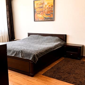 Миколи Бажана просп., 10