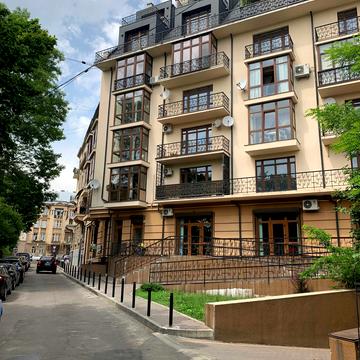 Генерала Тараса Чупринки вул. (), 3