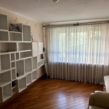 Смілянська вул., 13