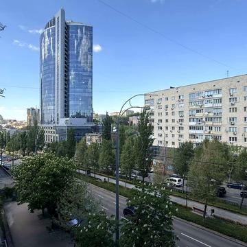 Лесі Українки бульв., 10