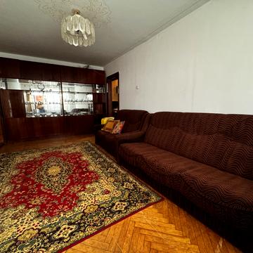 Симона Петлюри вул. (), 18б