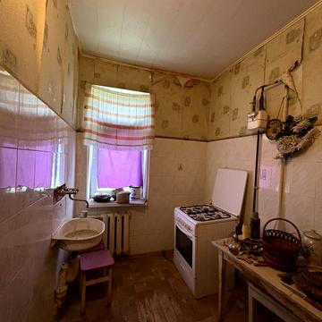 Героїв Крут вул. (12 Квітня), 23