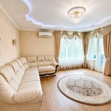 Анатолія Петрицького вул., 21