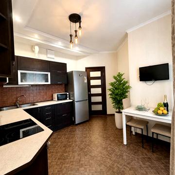 Вишгородська вул., 45