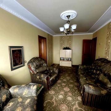Дарницький бульв., 4