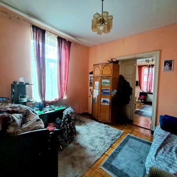 Олега Ольжича вул., 43