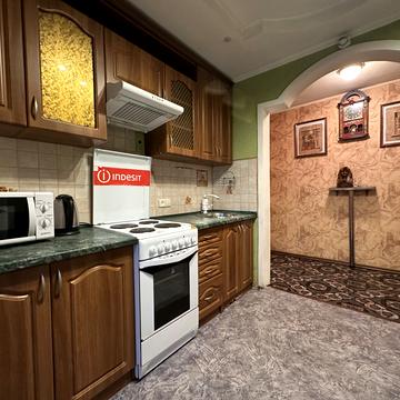 Леся Курбаса просп., 1-Б