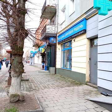 Лесі Українки вул., 44
