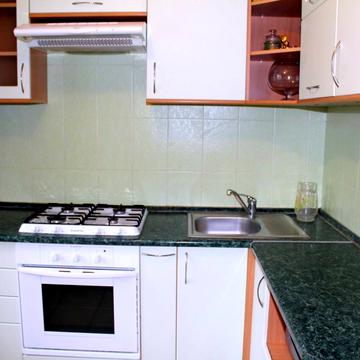 Озерна вул., 4