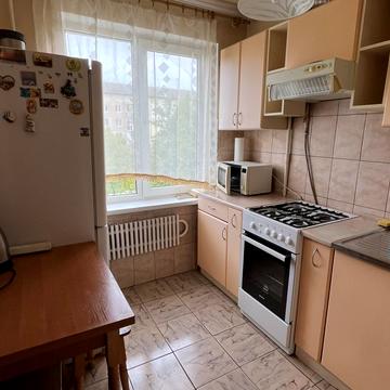 Василя Симоненка вул., 18