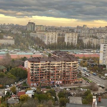Осіння вул., 33